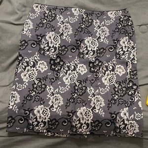 White House Black Market skirt, Size 10
